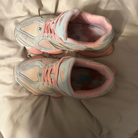 New balance shoes - Picture 2 of 7